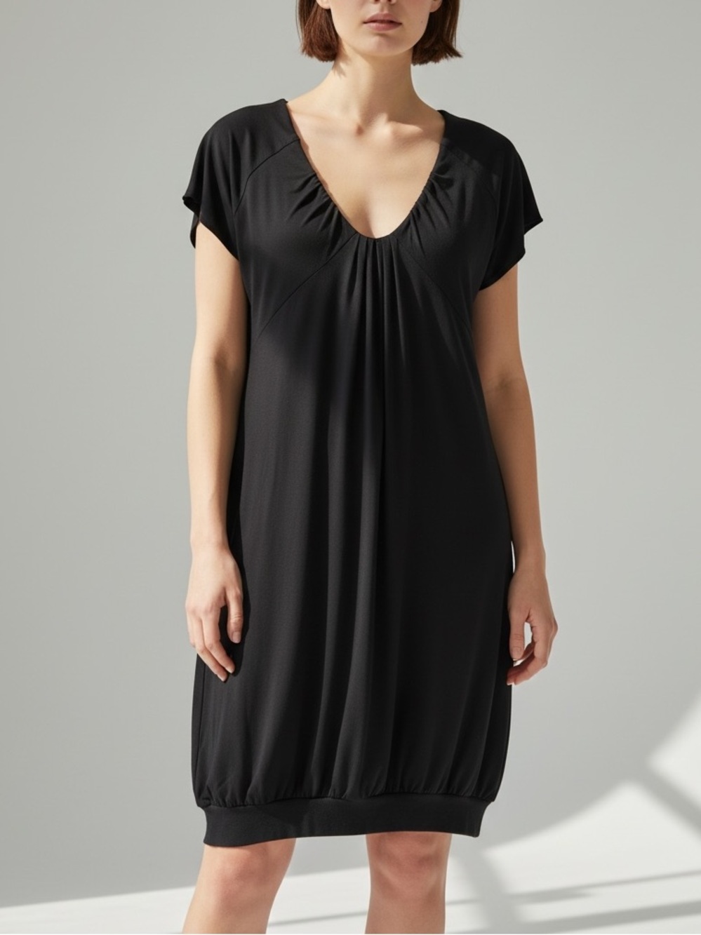 Aritzia Wilfred V-Neck Short Sleeve Dress Black